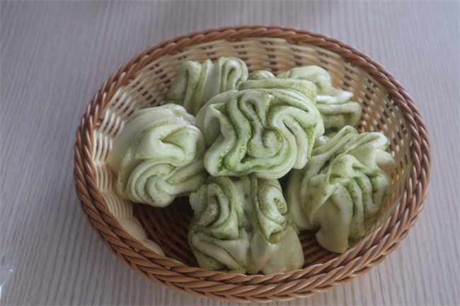 菠菜花卷