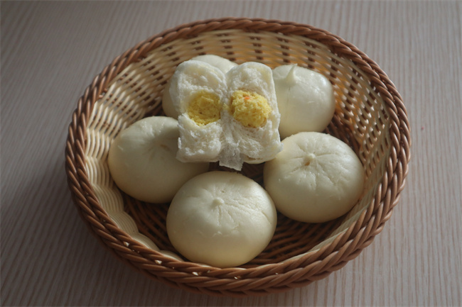 蛋黄馅包子